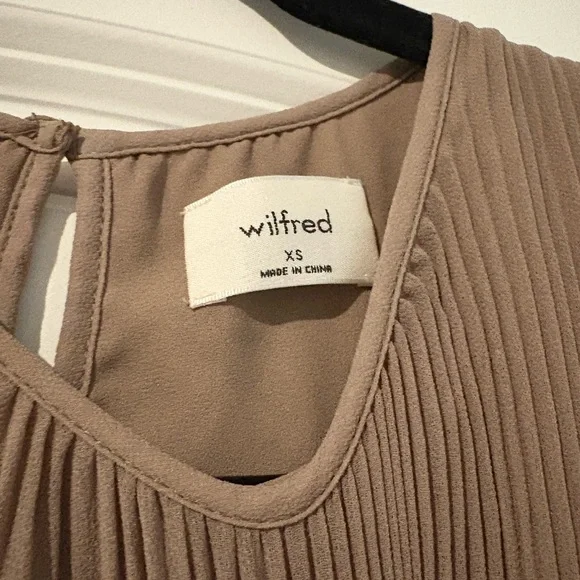Aritzia Wilfred Pleated Dress - Picture 4 of 6